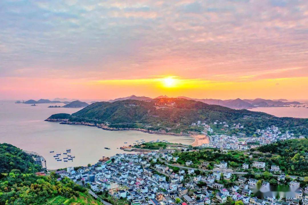 舟山红云刷爆网络那你知道嵊泗夏日晚霞是西瓜味的吗