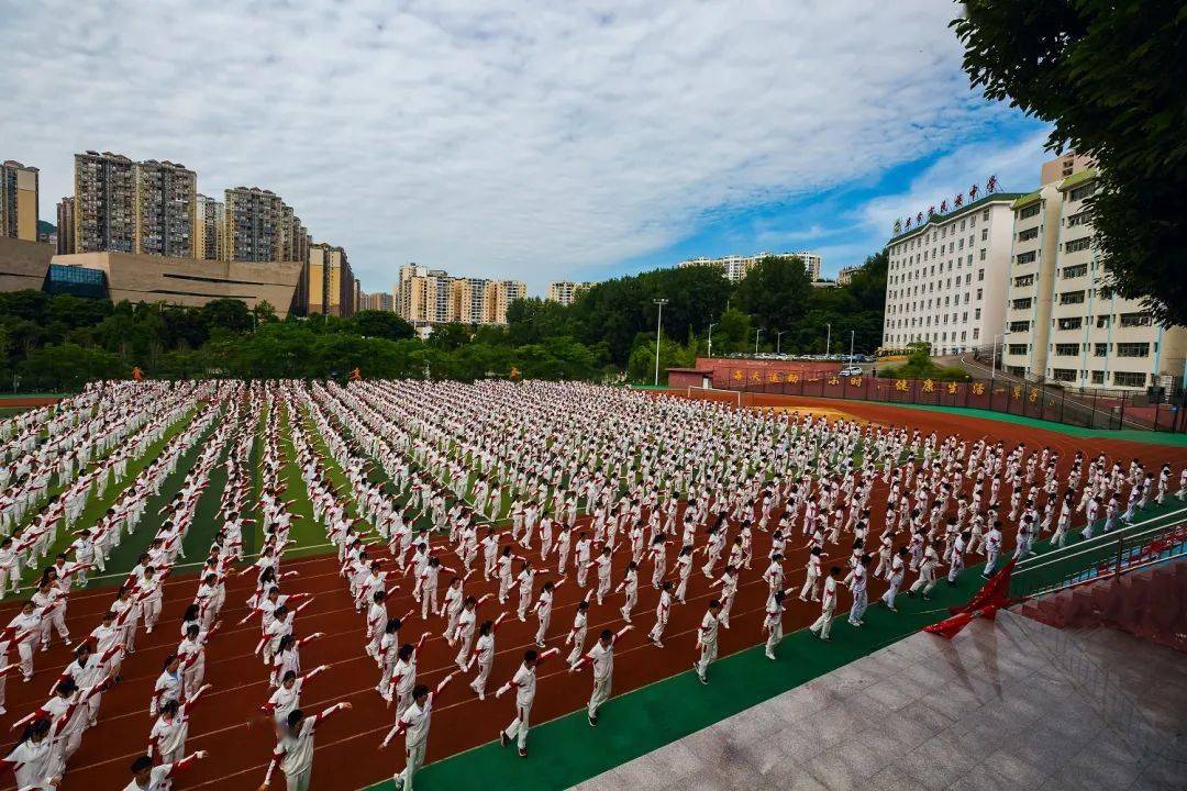 毕节民族中学图片