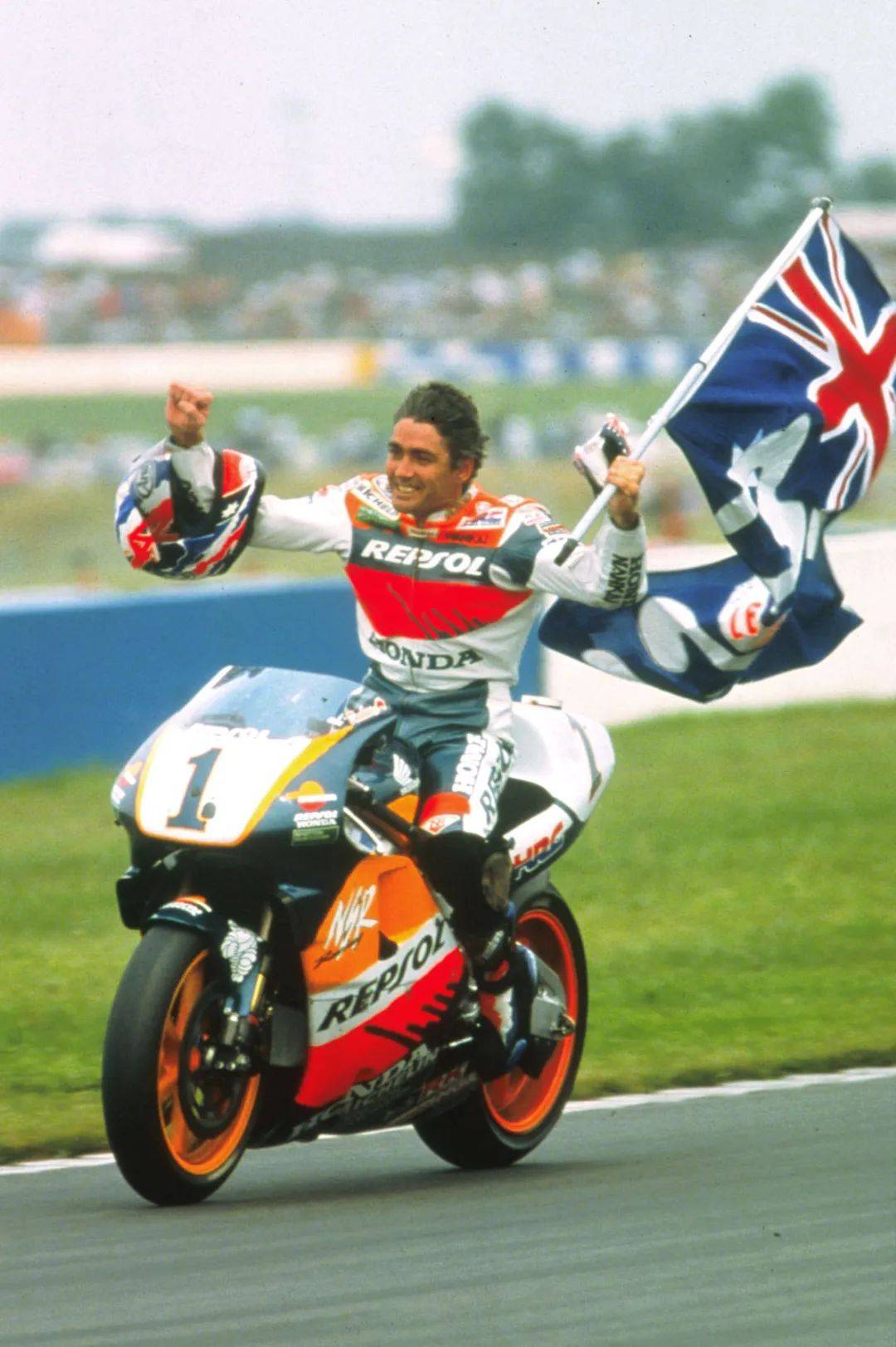传奇车手麦克·杜汉与honda nsr500_赛车队_摩托车_赛季