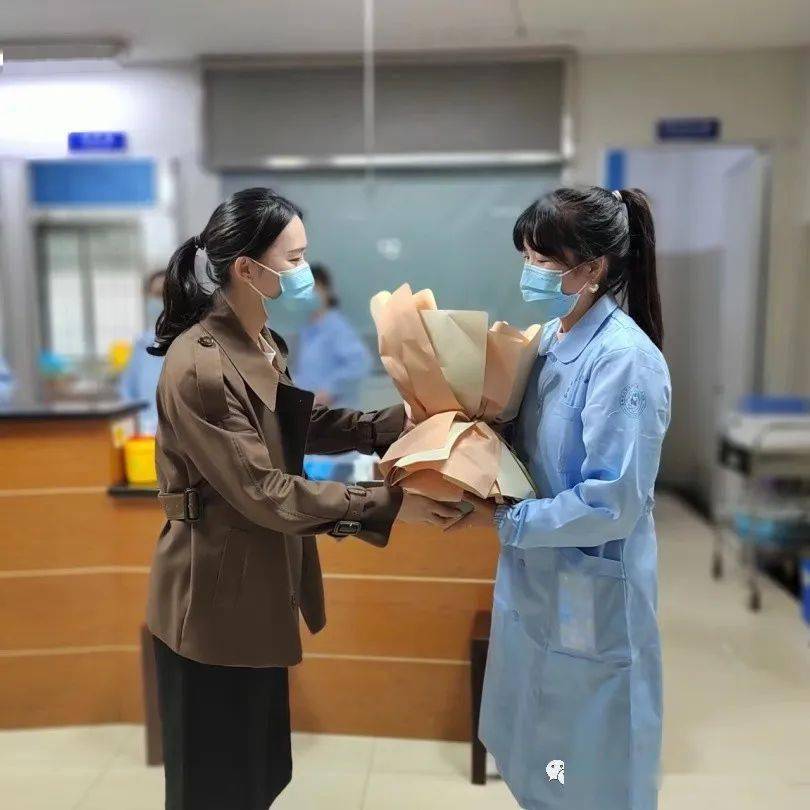 2022年5月22日上午,梁弄镇镇长李明,教文卫副镇长裘晓白,教文卫主任