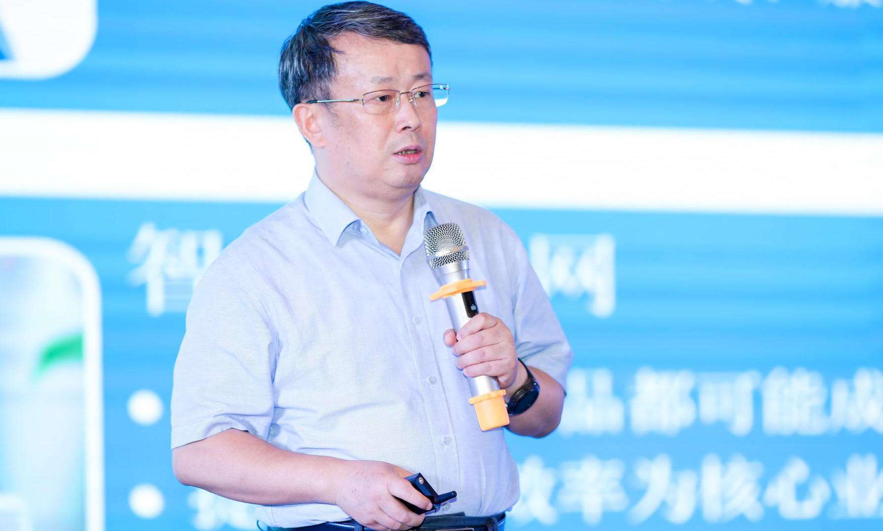 5月11日,项立刚在个人微博账号上进行了回应,说到特斯拉起诉的原因是