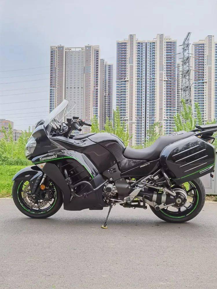 转让大贸川崎gtr1400巡航