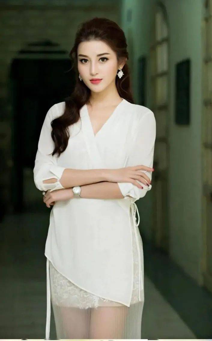 这个漂亮的越南美女全网8000万宅男为她疯狂她到底有何魔力