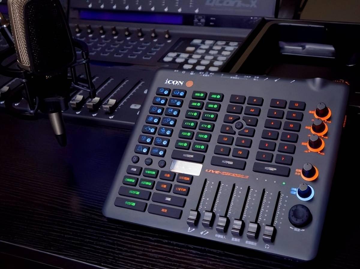 智能降噪lc直播声卡介绍,娱乐主播必备_艾肯_功能_专业化