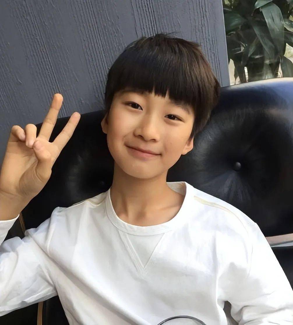 张亮发文回应14岁儿子天天恋爱字字戳心谴责网友网暴未成年