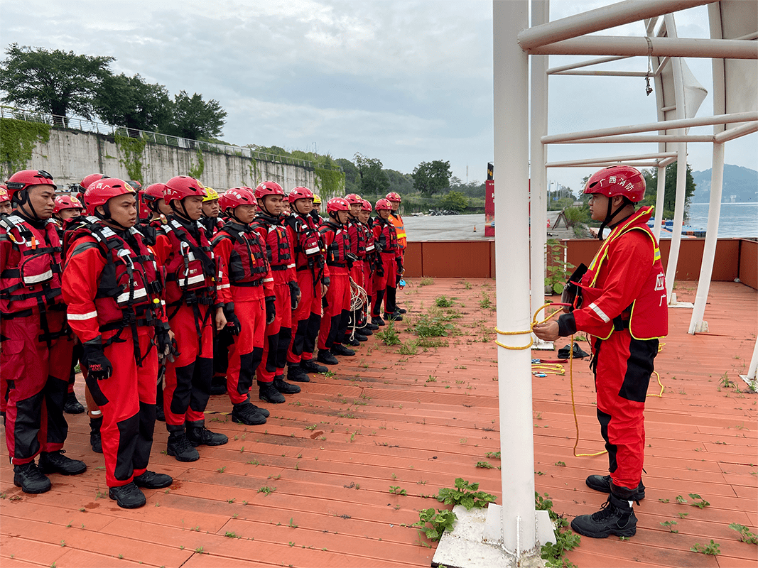 3:1倍力系统制作抛绳救援下一步,支队将开展查漏补缺,加强专业技术