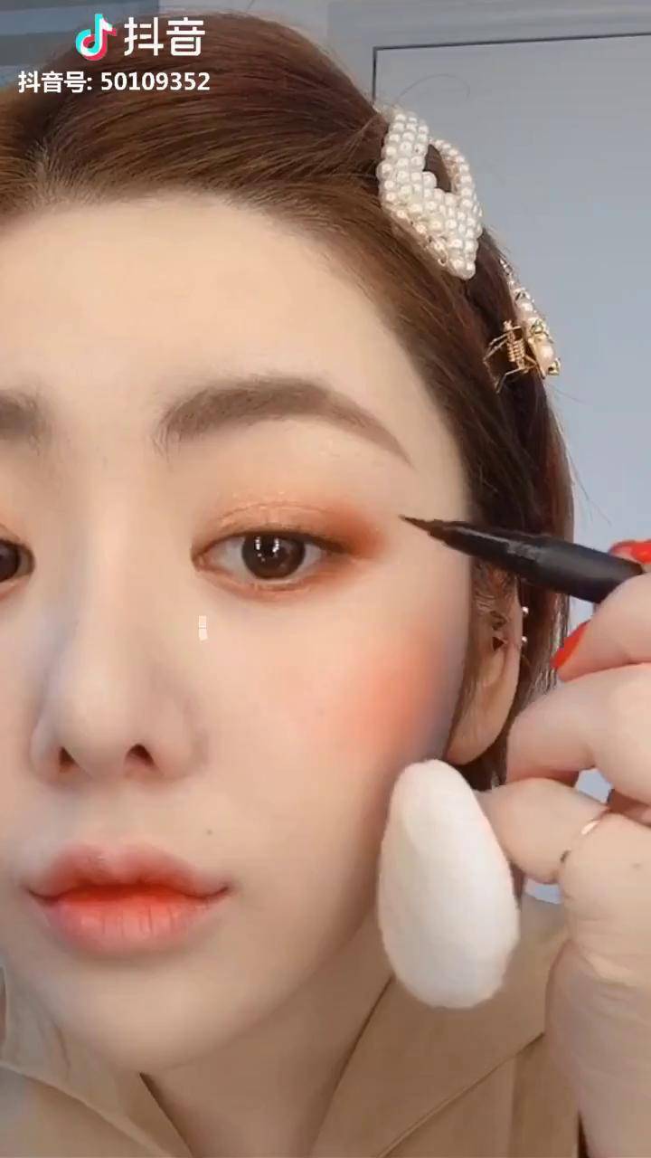 韩国姐姐isaya日常化妆方法逆天化妆术眼线口红前口红后