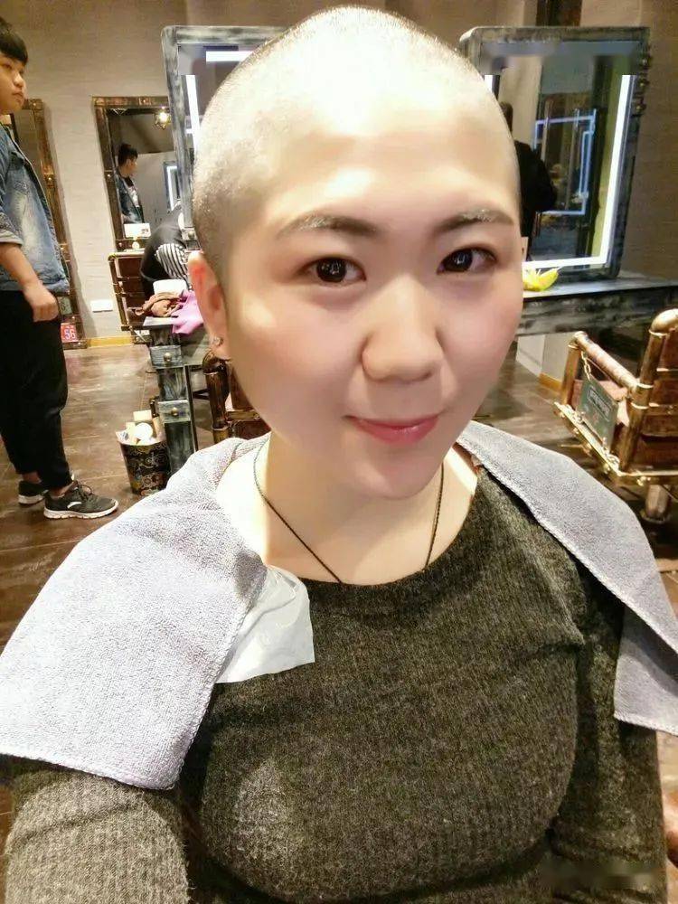 因为一句话24岁女孩剪掉长发