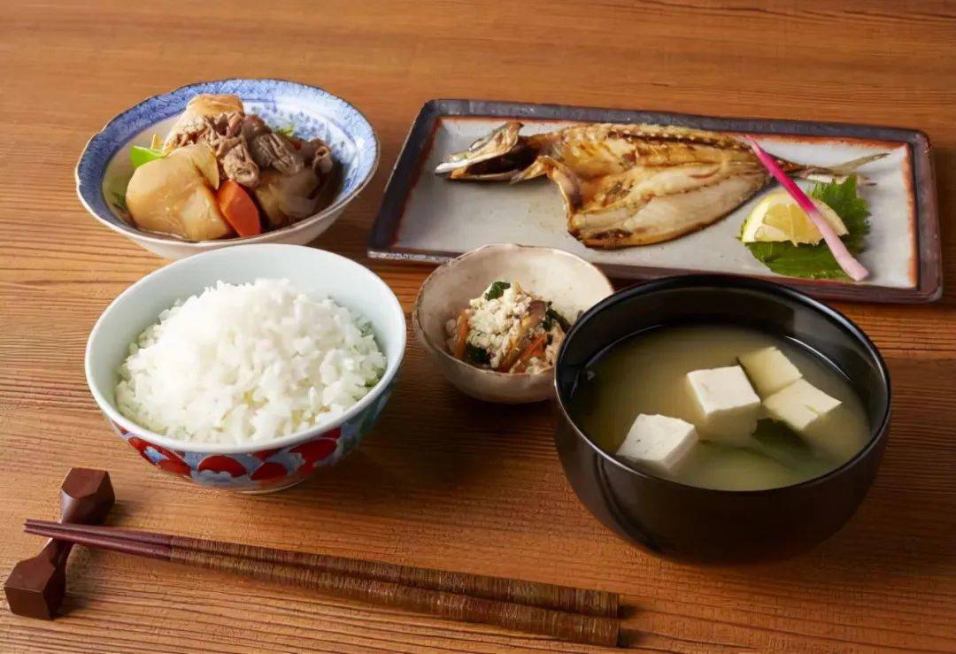 一汁三菜日本人看似简单实则大有妙处的吃饭方式