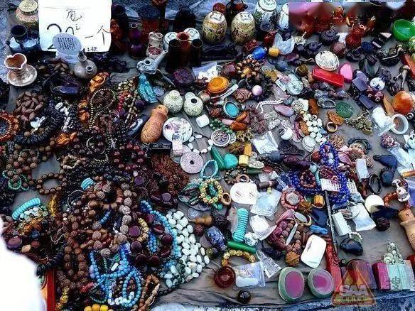 这8种文玩都是垃圾货千万别买戴着太丢人