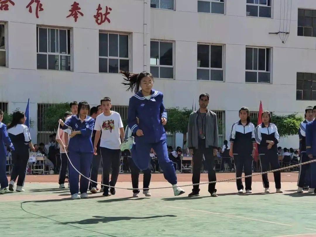 朱店中学趣味运动会,妙趣横生,别开生面_赛场_体育_身心
