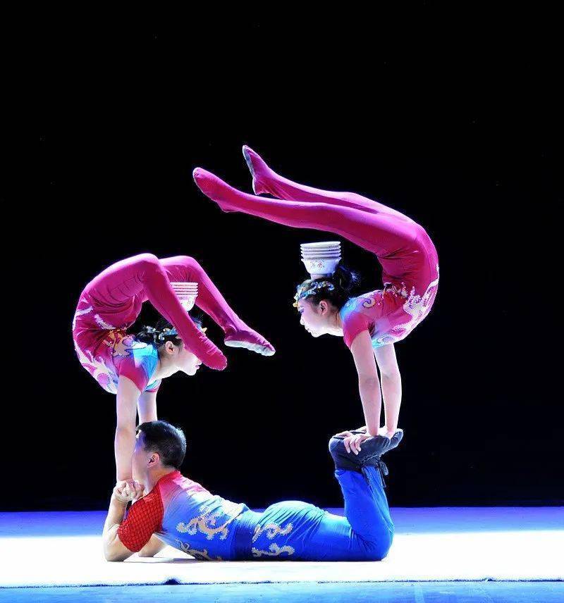 赵丽宏顶碗少年