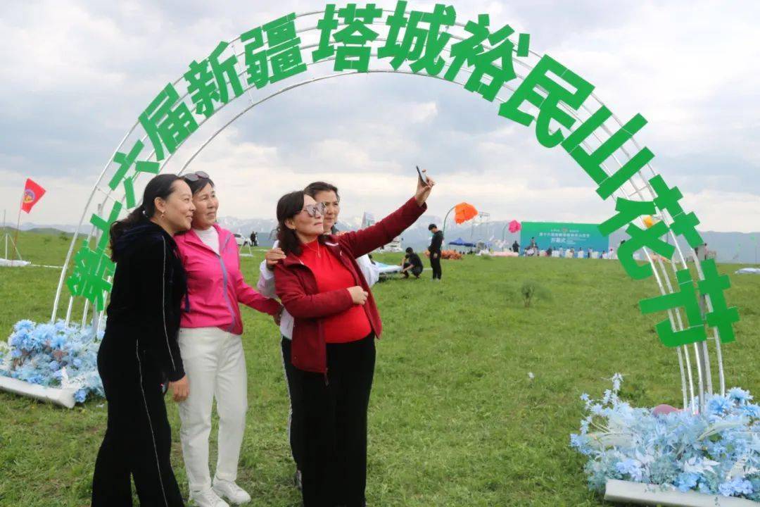 塔额时讯花样裕民富裕民间今天第十六届新疆塔城裕民山花节开幕啦