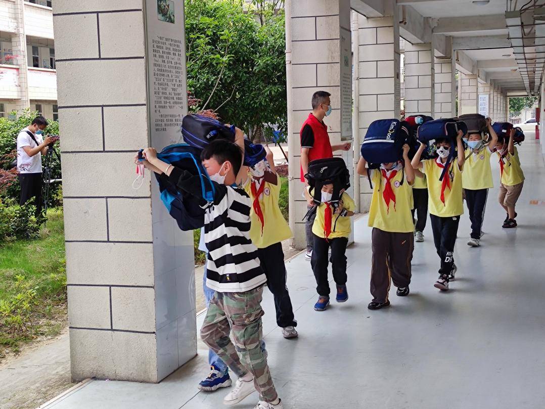 籍山镇第三完小,许镇镇中心小学,惠民中学,春谷中学,许镇镇华林完小等