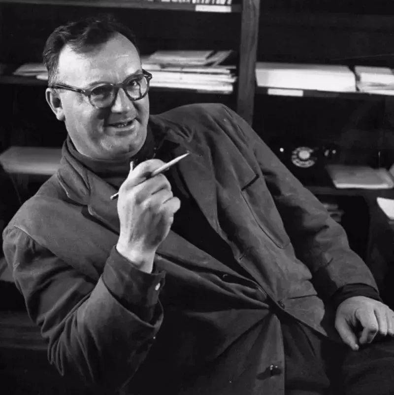 白领人士是马克思主义理论家在为无产阶级运动寻找新兵的过程中首先