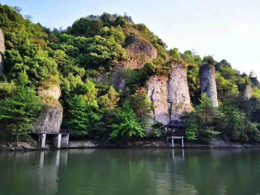 溪畔徒步而行從元岙村出發七星街道元岙村—百丈巖—風情山莊—天燭仙