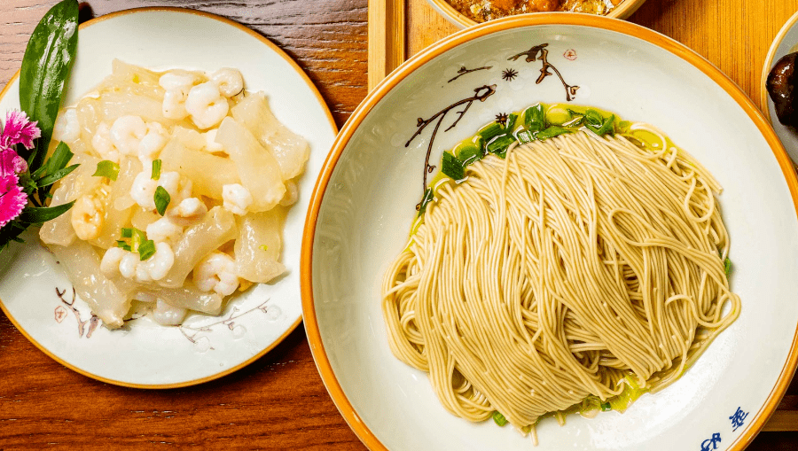 饞壞本地老饕的蘇式面它來了～禿黃油麵 蝦仁蹄筋面 小籠包.