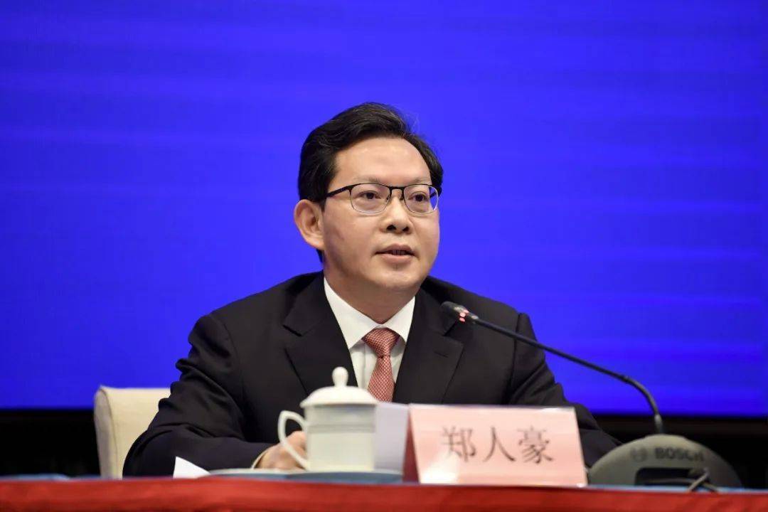 广东省发改委主任郑人豪任广东省政府副秘书长