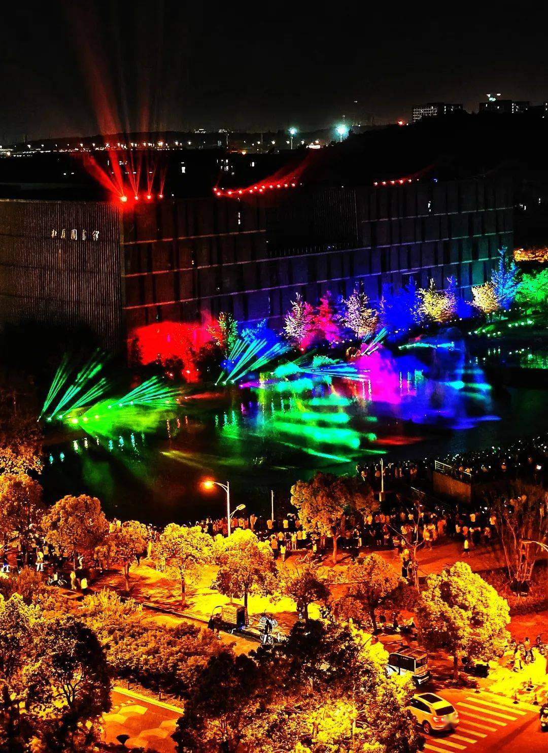 昨夜南大美翻了