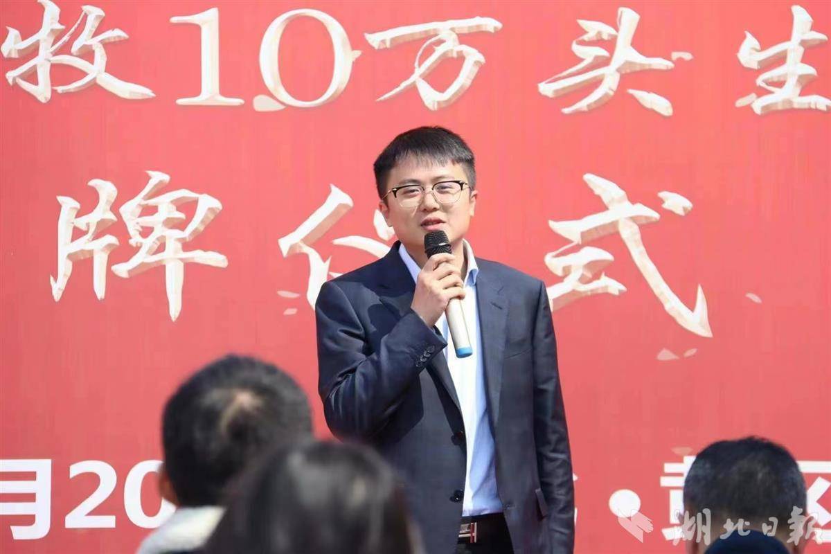 湖北日报全媒记者汤炜玮 通讯员祝志明 苏利华江夏区90后人大代表雷晨