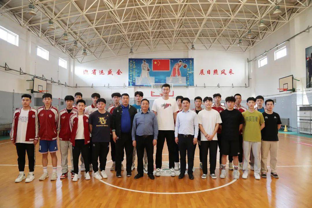 日照一中与市土地发展集团举行战略合作协议签约仪式_乔贞华_尚洪兵