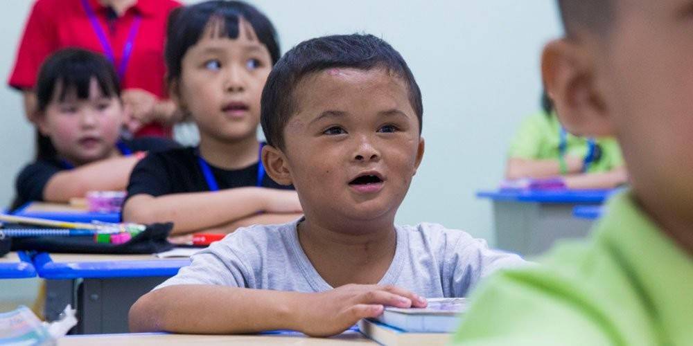 范小勤长相酷似马云爆红4年后因智力缺陷被抛弃如今怎样了