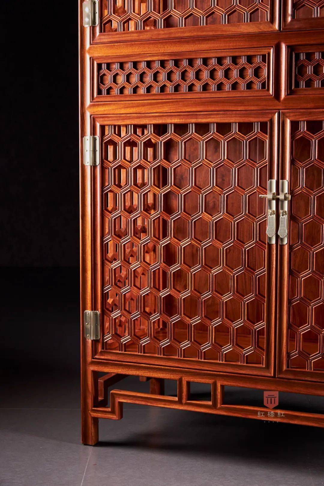 翰林余迹龟背纹亮格柜