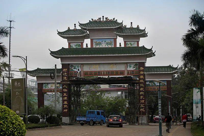 即将改造的广州城中村岑村遍布宣传标语村民对改造有何看法