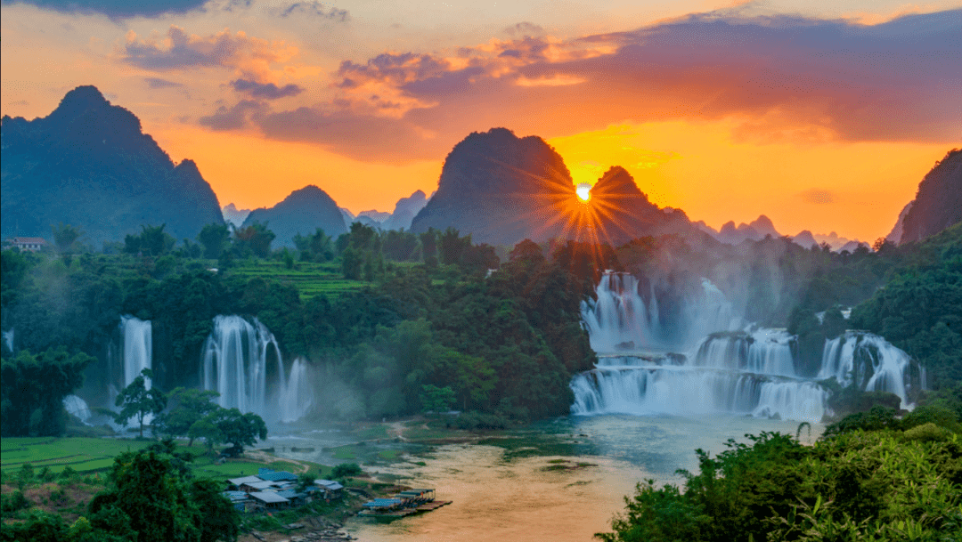 外交部发言人赵立坚点赞崇左德天瀑布网友想去画中游