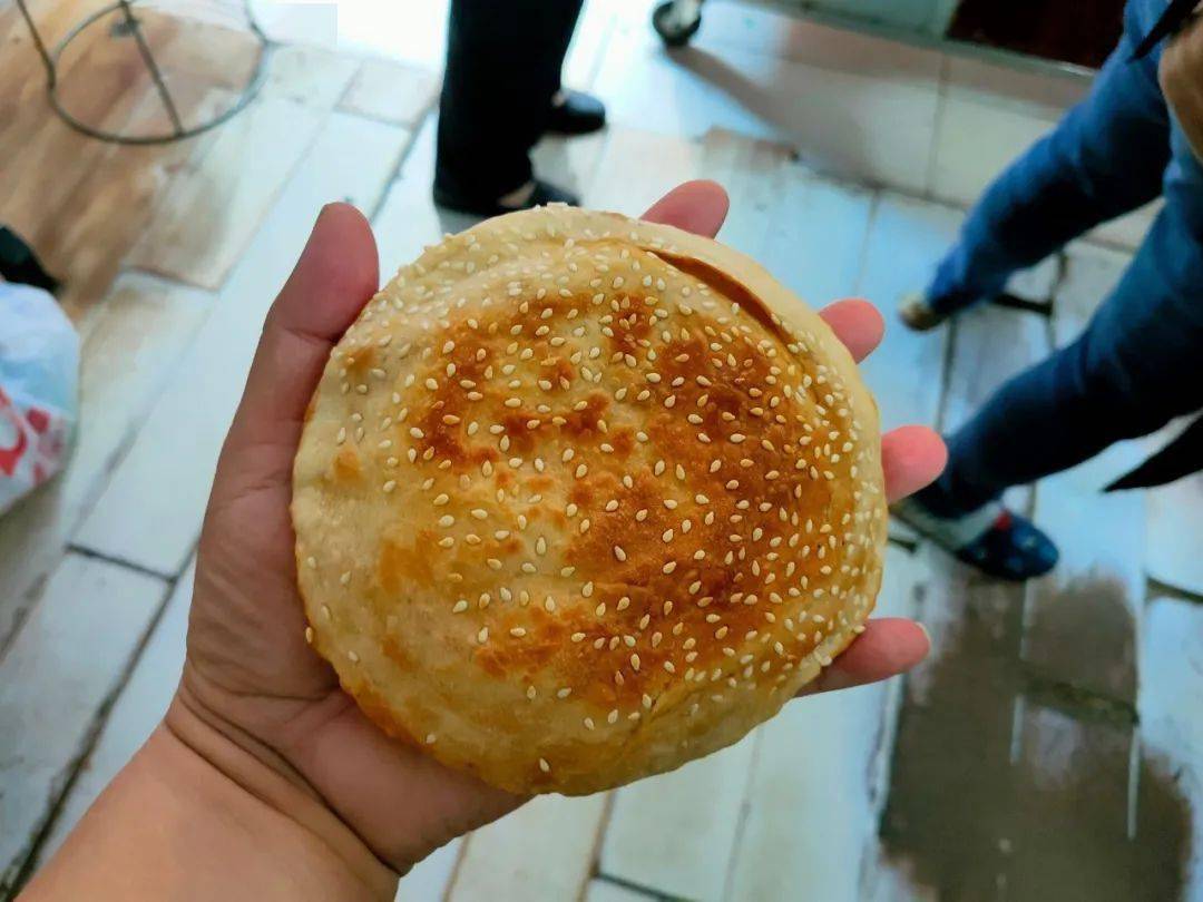 南充金鱼岭坡坡上,惊现3元一套的锅盔夹凉粉!_文姐_市民_芦溪镇