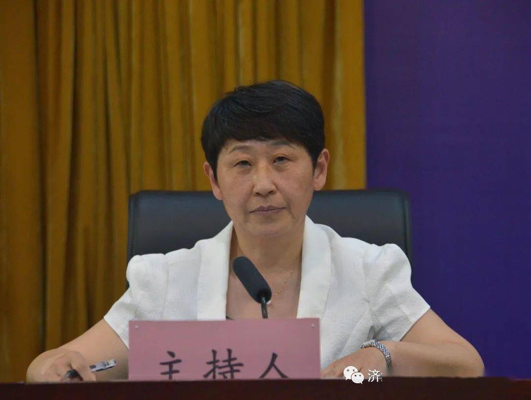 5月18日,济源示范区举行能力作风建设年活动"我们都是答卷人"首场新闻