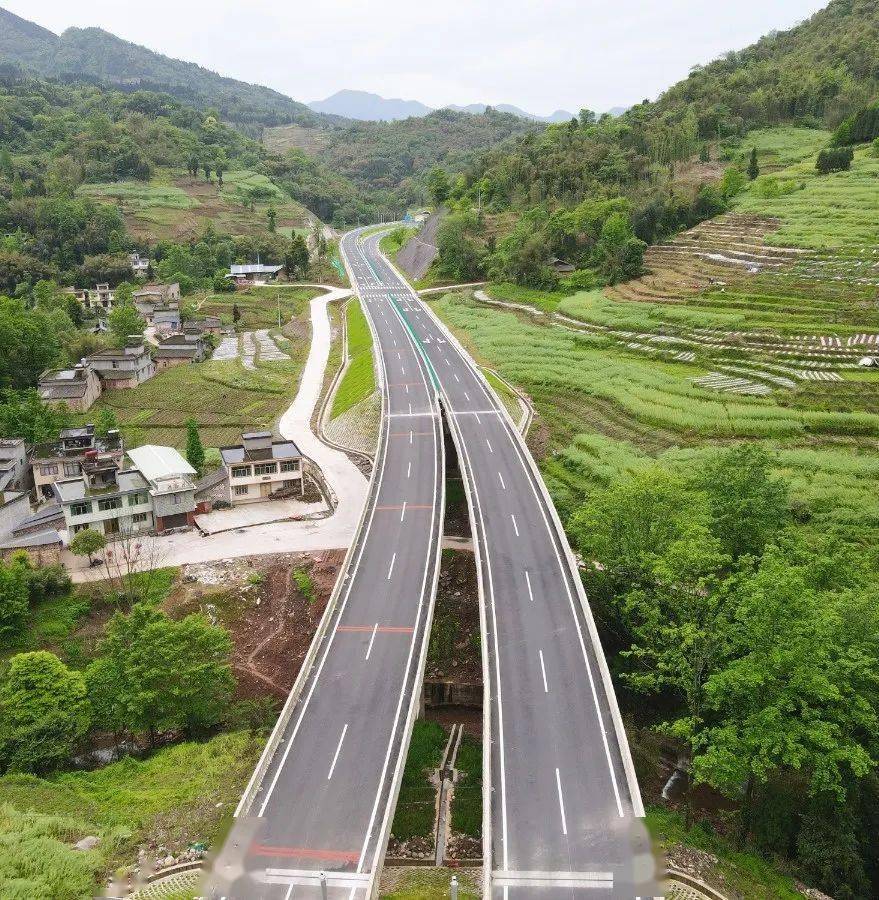 成雅快速通道雅安段今日贯通