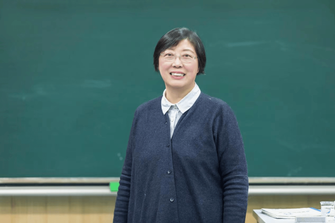 一起聆听江敏老师的感人事迹今天,让我们走进南京市金陵中学今年3月