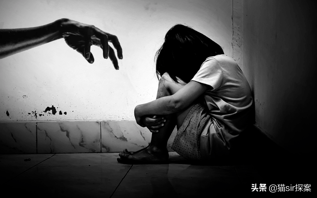 女孩9岁被拐16岁被救囚禁7年有手机却不会报警自救