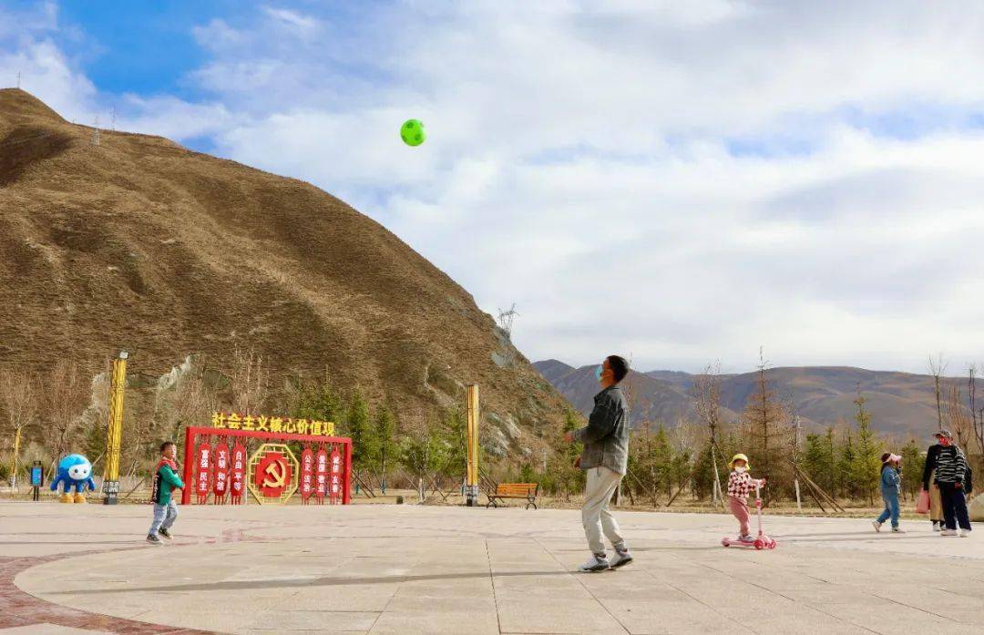 【玉树这五年】踏上健康步道 享受幸福生活