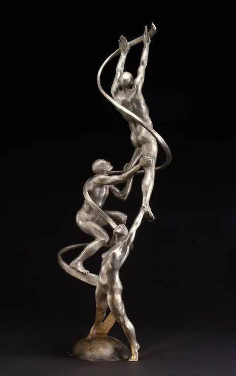 clayenoch雕塑作品也注重构图