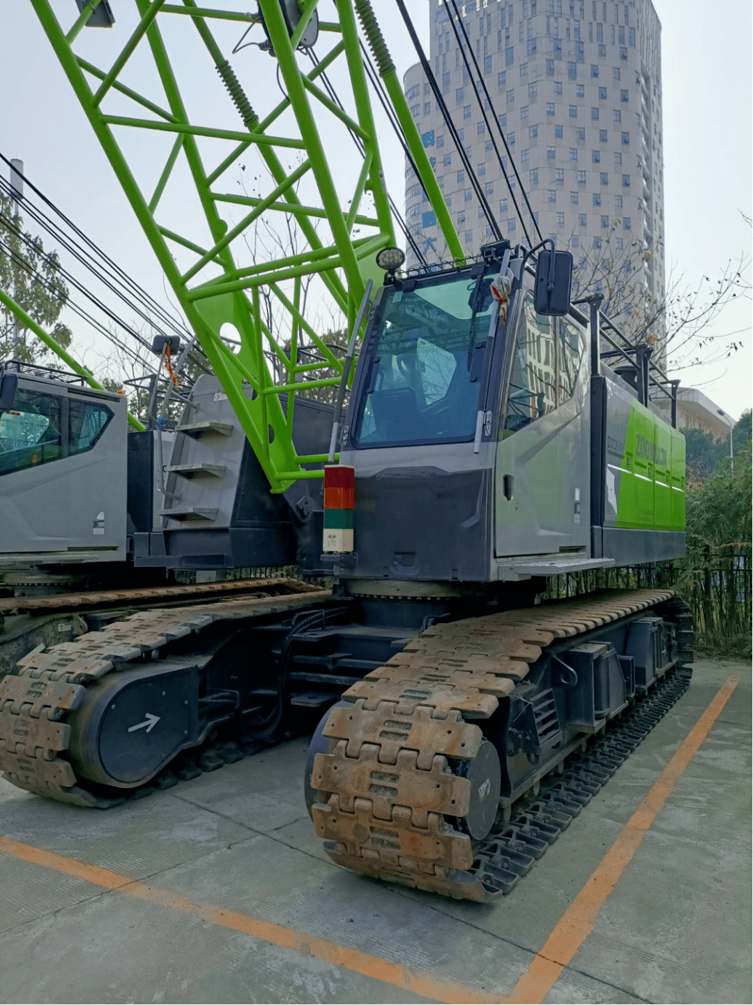 zcc750v履带起重机(潍柴发动机不带自由落钩) 43米主臂 55t,9t吊钩(以