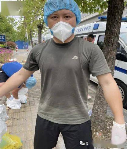 退役军人黄侃如"疫"线守"沪"_黎川县_服务_人民军队