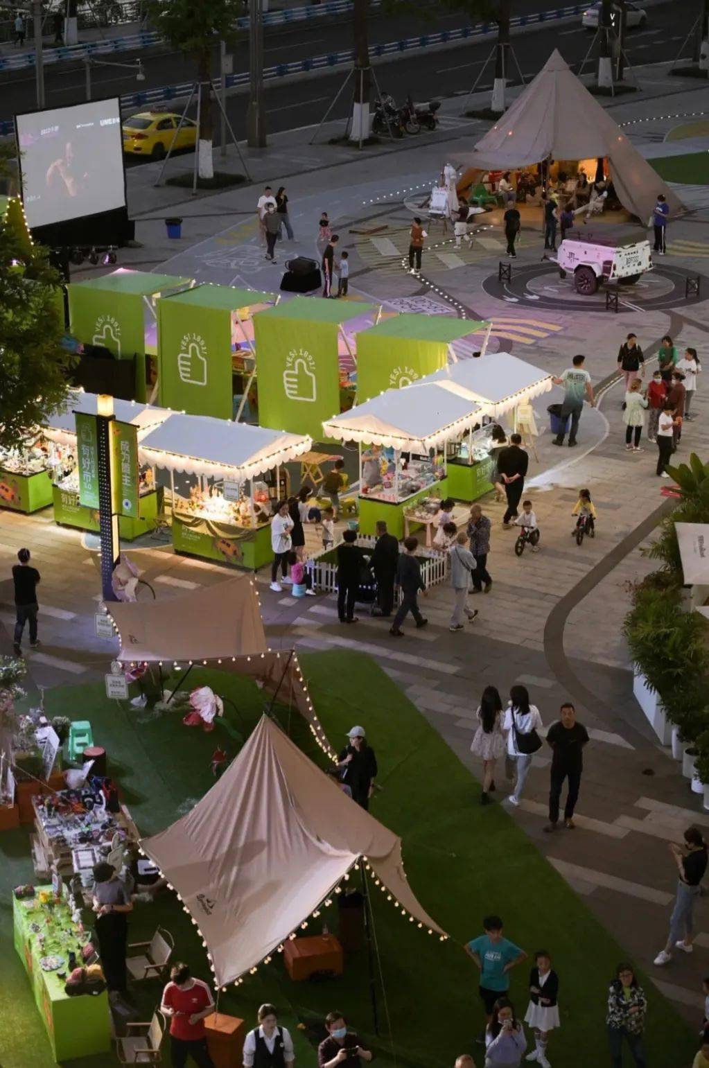 年方二八,貌美如花!5月的重庆连摆摊也开始卷了_市集_摊位_house