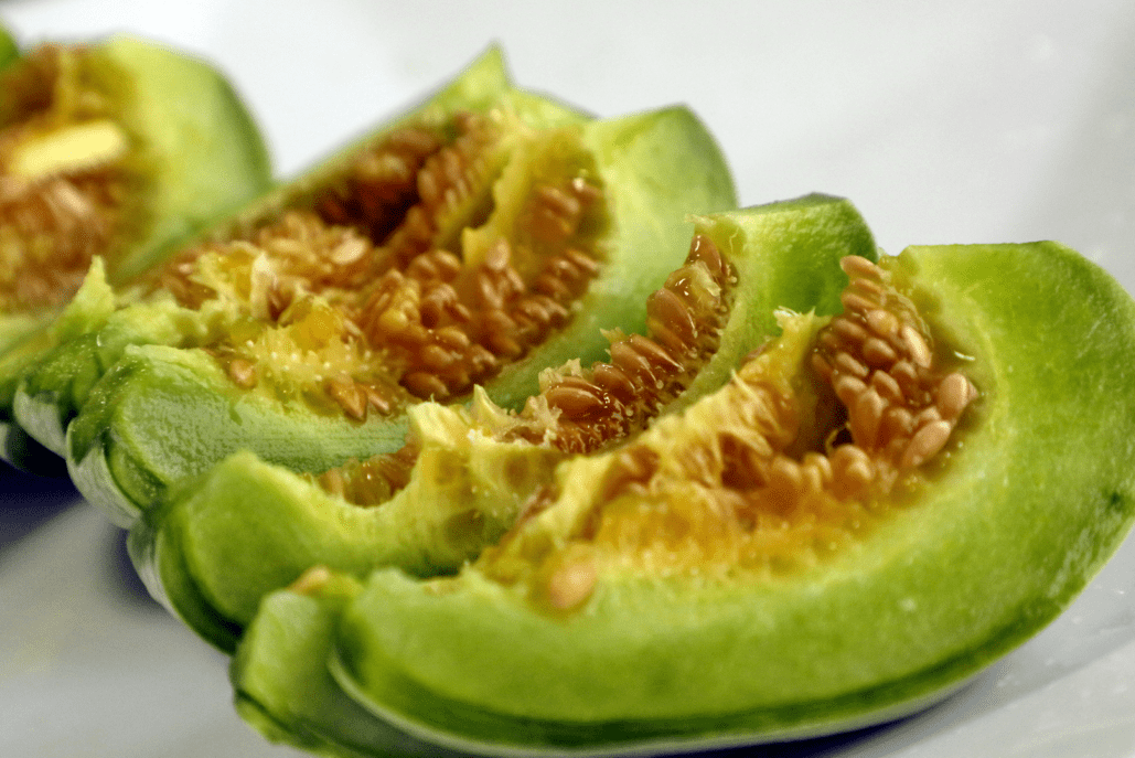 着夏天的气息,一颗颗阿婆瓜散发迷人的芳香,看着就感觉好吃的青皮绿肉