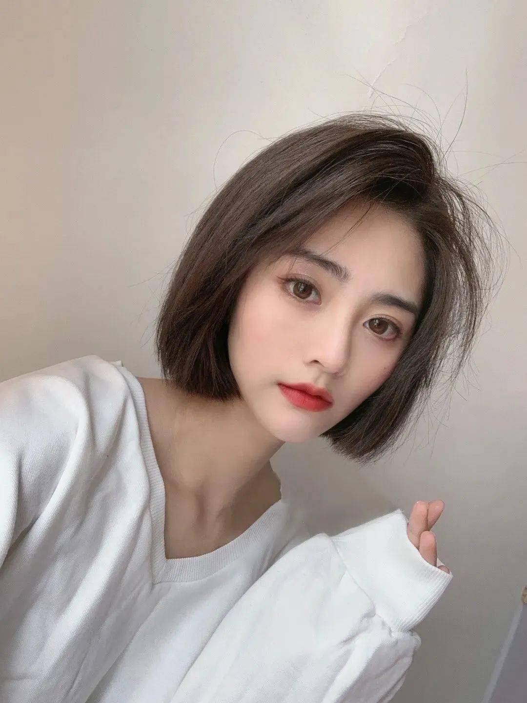 发型师会尽可能实现你想要的效果只要你想要的尽管说出来帅气干练的