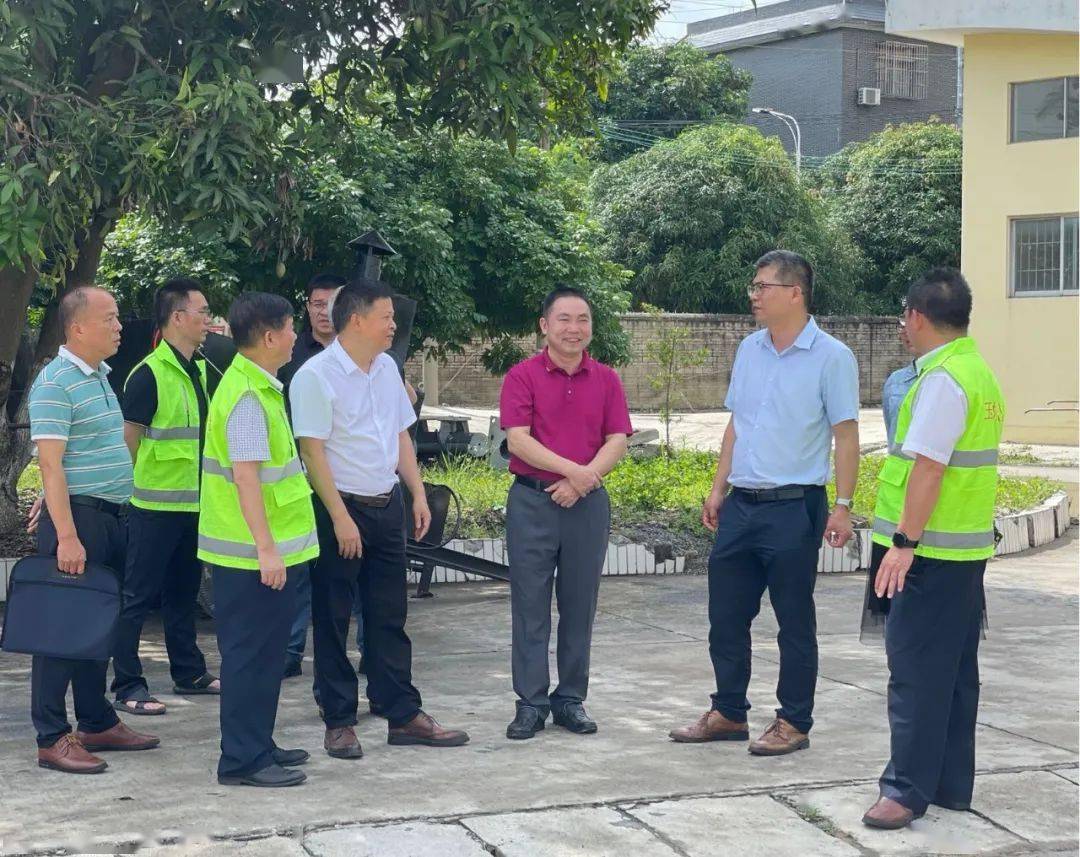 司机之家建设自治区公路发展中心党委副书记纪委书记黄辛一行到玉林