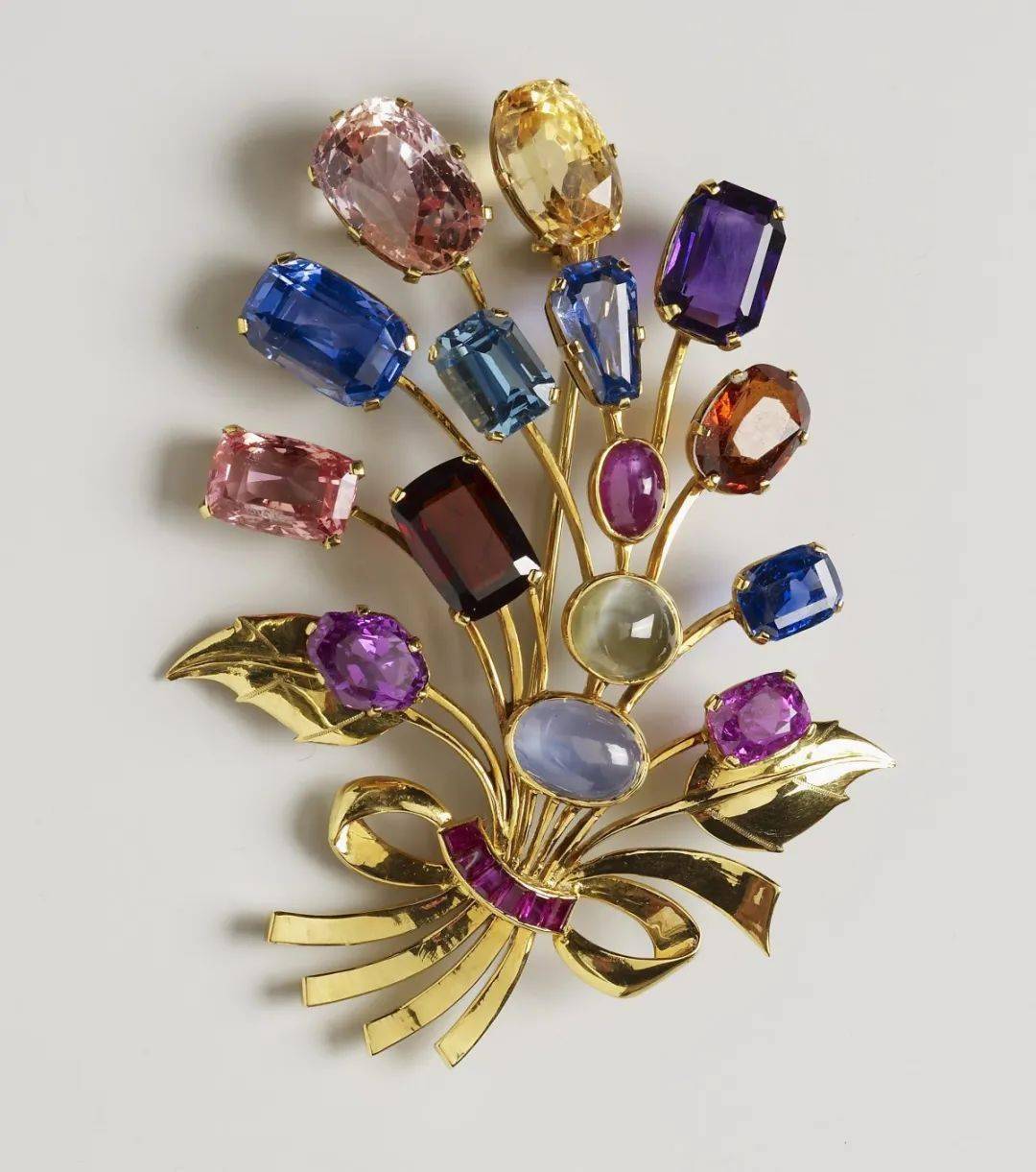 维多利亚女王的祖母绿钻石冠冕