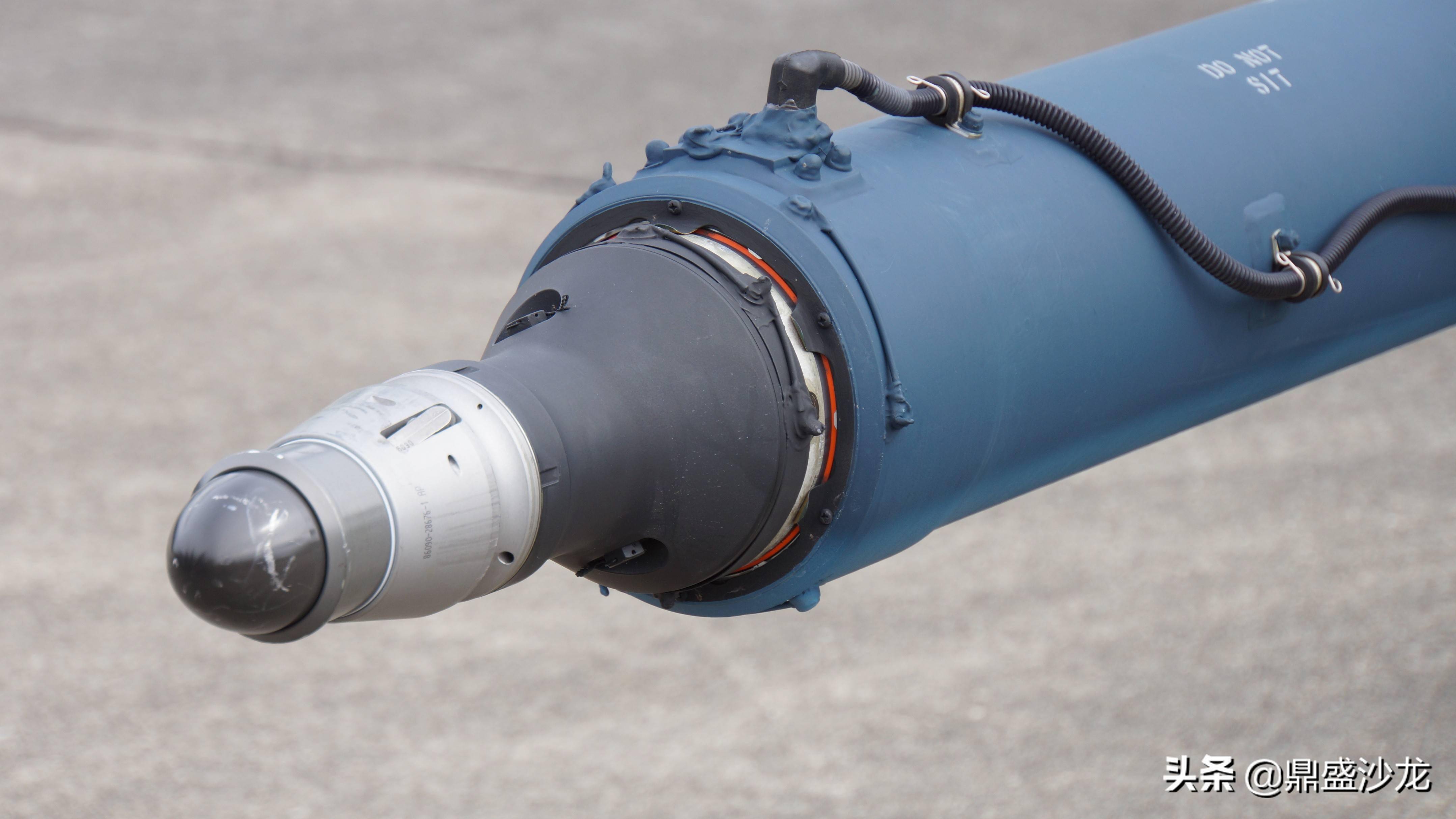 直升机空中加油好处多多直20也要装加油管