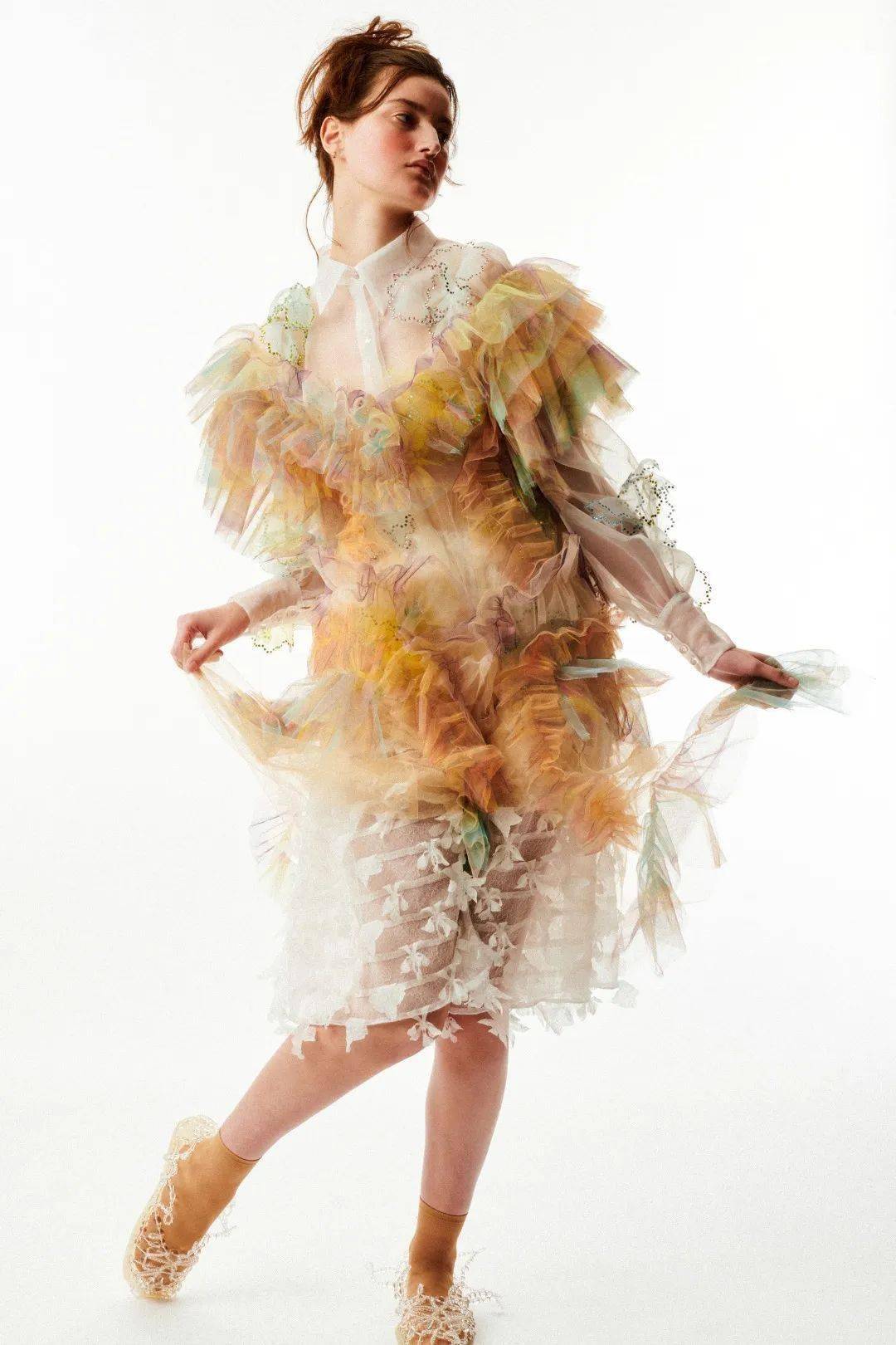 空灵少女的浪漫与温情创造出空气编织的圣马丁新锐设计师susanfang