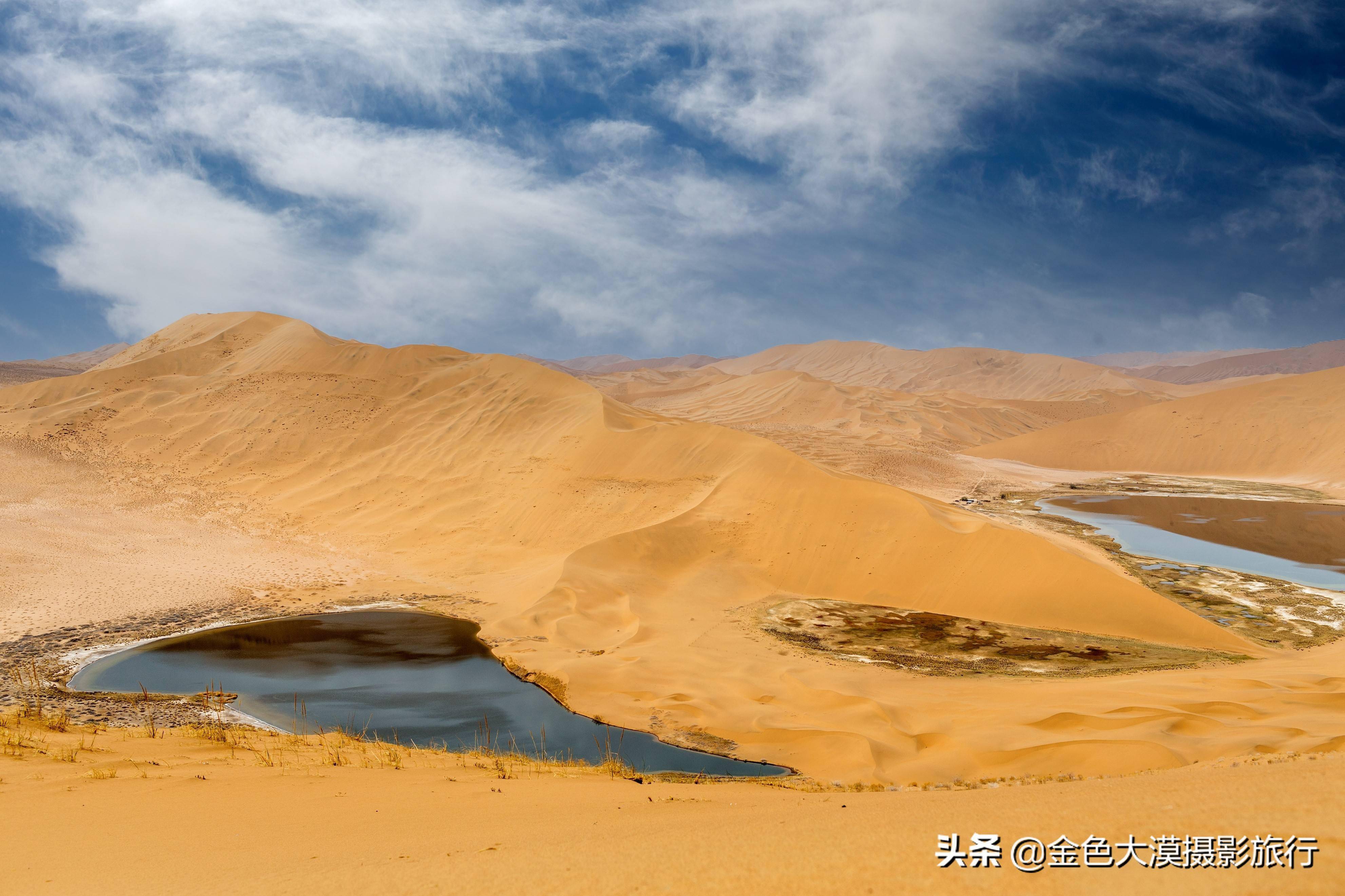巴丹吉林沙漠旅行摄影沙漠中的湖泊竟然多达100多个独特迷人景观