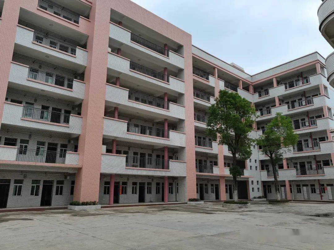 2022年五华县田家炳中学招生简章_我校_广东省_校园