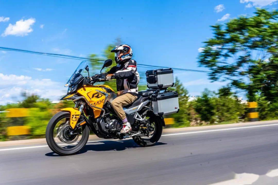 让休旅车更有乐趣城市试驾赛科龙rx401丨把玩