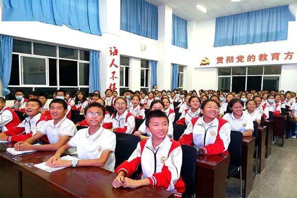 普洱市计生协走进思茅区第六中学为中考毕业班同学开展考前心理辅导