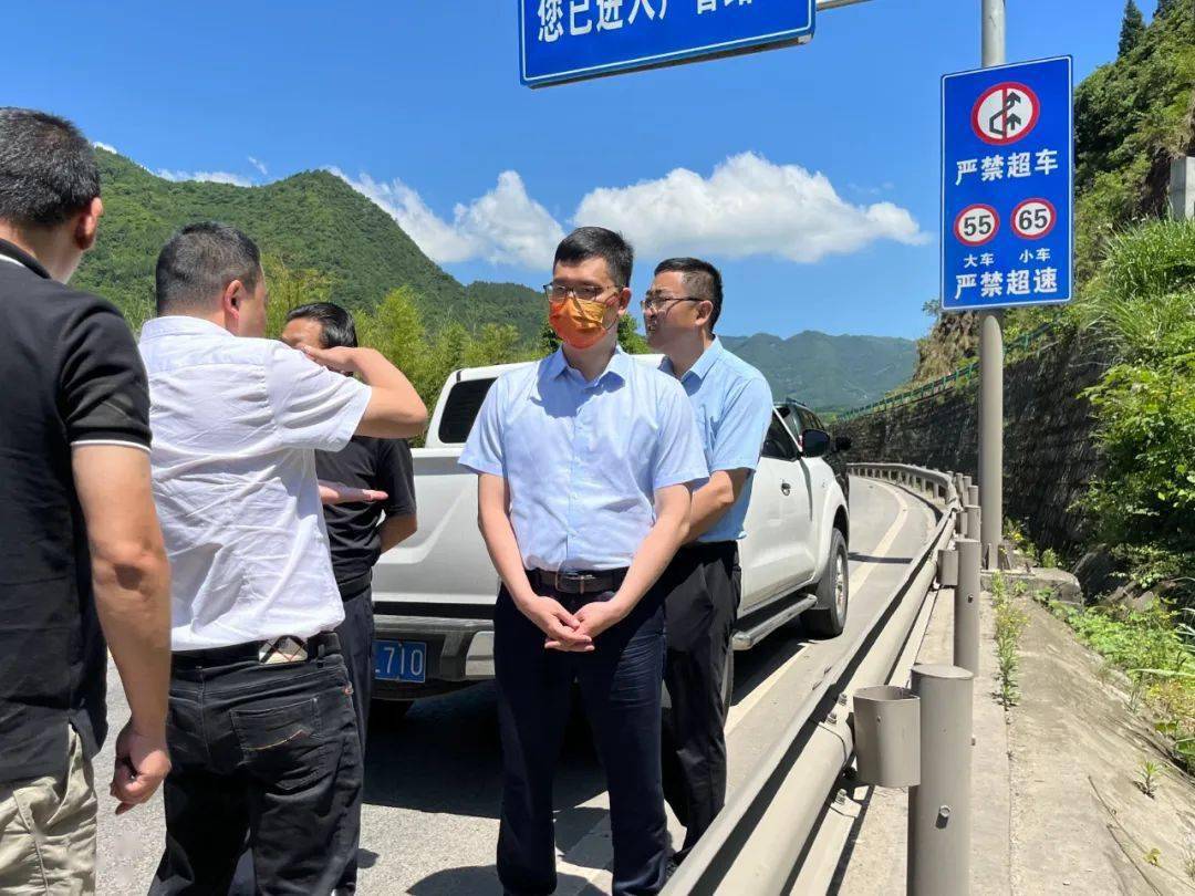 郭祖炎深入嘉陵街道开展文明交通劝导志愿服务活动并督导调研交通安全